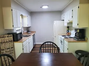 Cozy home in Fayetteville - Image 3
