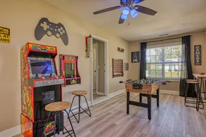 Stay + Play Savannah - Game Room Getaway + Yard - Image 4