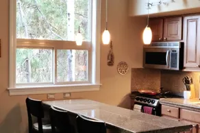 Gemütliche Mt Bachelor Village Condo in der Nähe der Innenstadt von Bend - Image 3