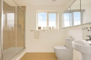 Detached 6 Bedroom House - Free Parking & FastWifi - Image 5