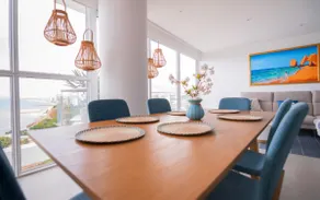 Modern apartment with an ocean view - Image 4