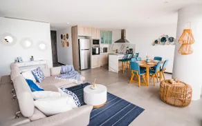 Modern apartment with an ocean view - Image 2