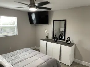 Modern Retreat w/Privacy-Parking - Image 4