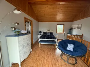 2 Bedrms Cottage W LAKE VIEW Beside Trail - Image 3