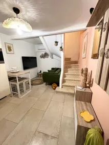 La Tête dans les Nuages – Jacuzzi & Sauna House - Image 2