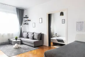 Bright & Cosy Pannonia Apartment - Self-Check-in - Image 2