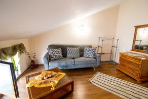 Lovely loft apartment minutes from centre and lake - Image 2