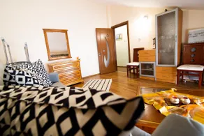 Lovely loft apartment minutes from centre and lake - Image 4
