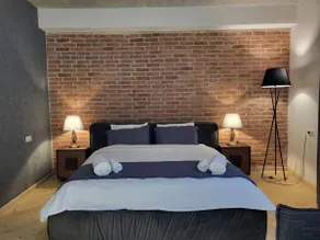 Old Gold AnteOn Studio Apartment - Image 3