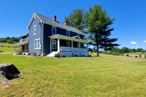 Gorgeous farmhouse w/ stunning views! - Image 2