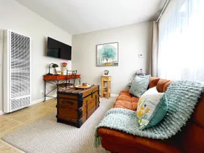 Cute and Moderate Stylish Cottage - Image 2