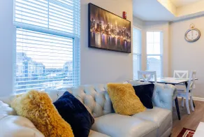 An Exquisite 3 Rooms Townhome in Zionsville Suitable for Long-Term Stays - Image 3