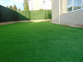 apartment with garden - Image 3