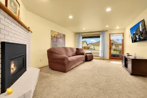 Fenced Backyard + Pets! Garage! A/C + Heating! - Image 5