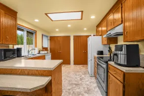 Fenced Backyard + Pets! Garage! A/C + Heating! - Image 3