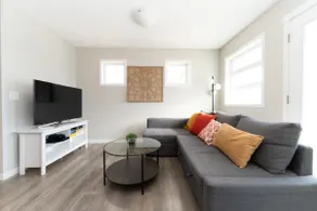 Modern 3-Storey Windermere Townhome | Garage + AC - Image 2