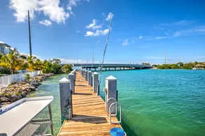 Coral Cove on the Water-Private Pool/Hot Tub/Dock! - Image 3