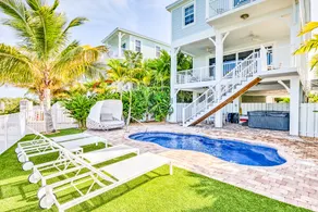 Coral Cove on the Water-Private Pool/Hot Tub/Dock! - Image 2
