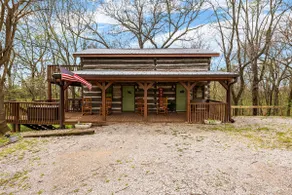 1830s Log Cabin • 5 Acres Near Mammoth Cave - Image 2