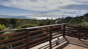 Sunny House with Stunning Ocean Views - Image 4