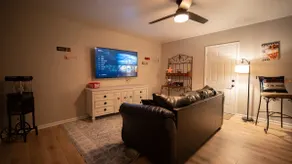 Spacious 4BR 2Bath home with Movie Room - Image 3