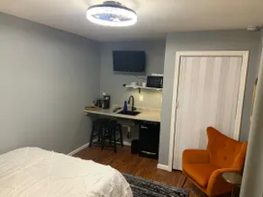 Cozy St Elmo Suite - Image 2