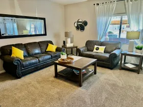 Great Ground Level Getaway! Sleeps 6. - Image 2