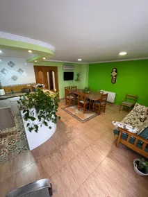Centrally located house in Turís - Image 3