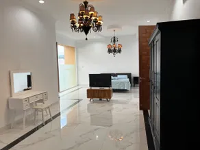Cozy villa with swimming Pool in Sentul - Image 3