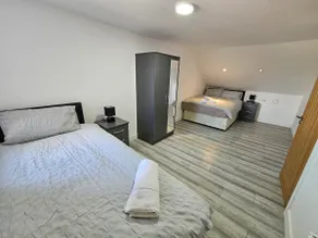 LUXE Villa Near NEC, BHX & Train - Image 4