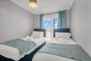 Sunset Cottage Luxury Home On The Seafront - Pass the Keys - Image 3
