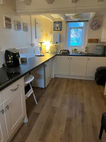 Quiet village getaway 20 mins from Alton Towers - Image 5