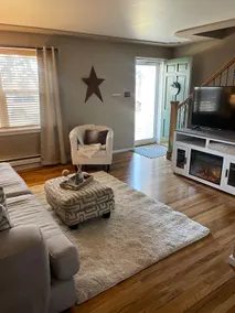 Cozy two bedroom townhouse close to Frontier Park - Image 4