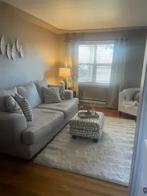 Cozy two bedroom townhouse close to Frontier Park - Image 2