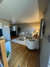 Cozy two bedroom townhouse close to Frontier Park - Image 3
