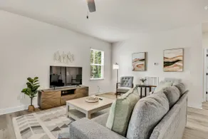 Greer Charm: Pet-Friendly 2BR with Fire Pit - Image 4