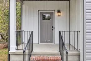Greer Charm: Pet-Friendly 2BR with Fire Pit - Image 2