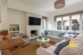 Seaside Bliss Coastal Family Townhouse Getaway! - Image 2