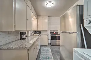Clifton -2 BR, 1 BA - 6 min to TTU - Image 3