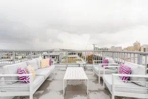 Cityscape-Central Cozy Loft - Image 5