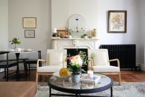 Hist. Troy River acc. Modern Apt - Image 4