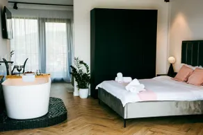 Luxury Penthouse |Bedroom Bathtub| Evo Panoramic - Image 3