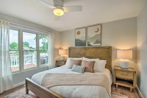 True Lakefront, Easy Water Access, Dock, Hot Tub, Sleeps 12 - Image 5