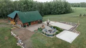 Private Log Home with Hot Tub and Sauna - Image 2