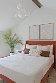 Bright, private home away from home - sleeps 4! - Image 4