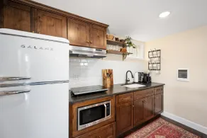 Country Cottage Apartment - Image 5