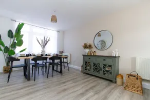 Peaceful & Inviting BohoChic Décor Home Coventry - Image 2