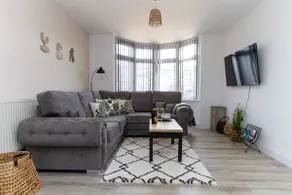Peaceful & Inviting BohoChic Décor Home Coventry - Image 4