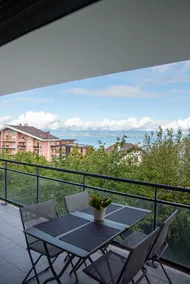 ”Le Champagne” 2 bedrooms with parking and balcony with lake view - Image 2
