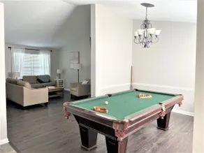 Walk to Ruoff, Pool table, Sleeps 8 - Image 2